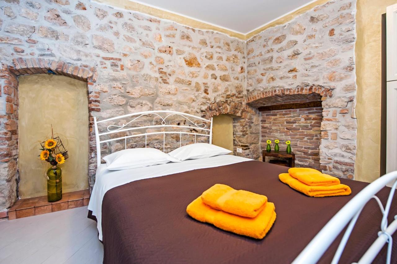 Deamicis Of Downtown Apartament *